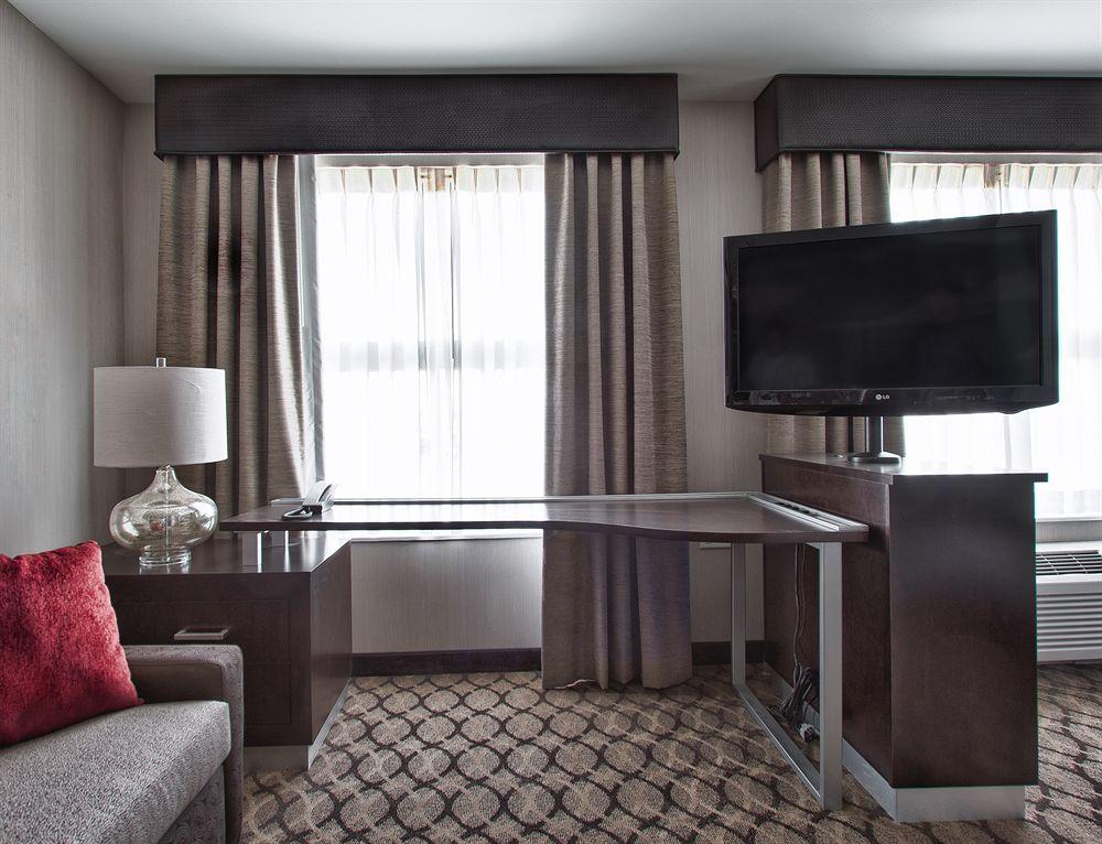 Residence Inn By Marriott Boston Logan Airport/Челси Экстерьер фото