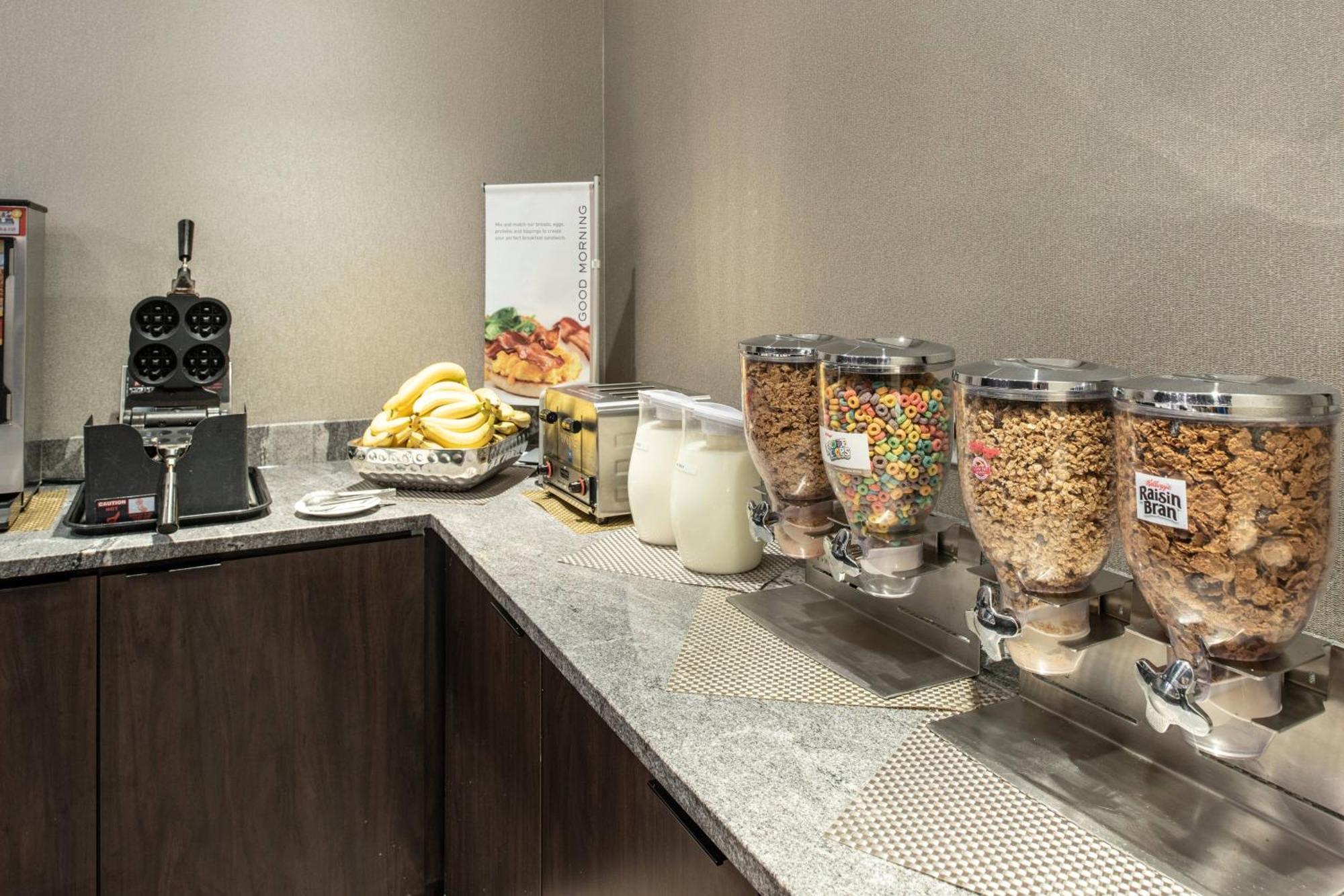 Residence Inn By Marriott Boston Logan Airport/Челси Экстерьер фото