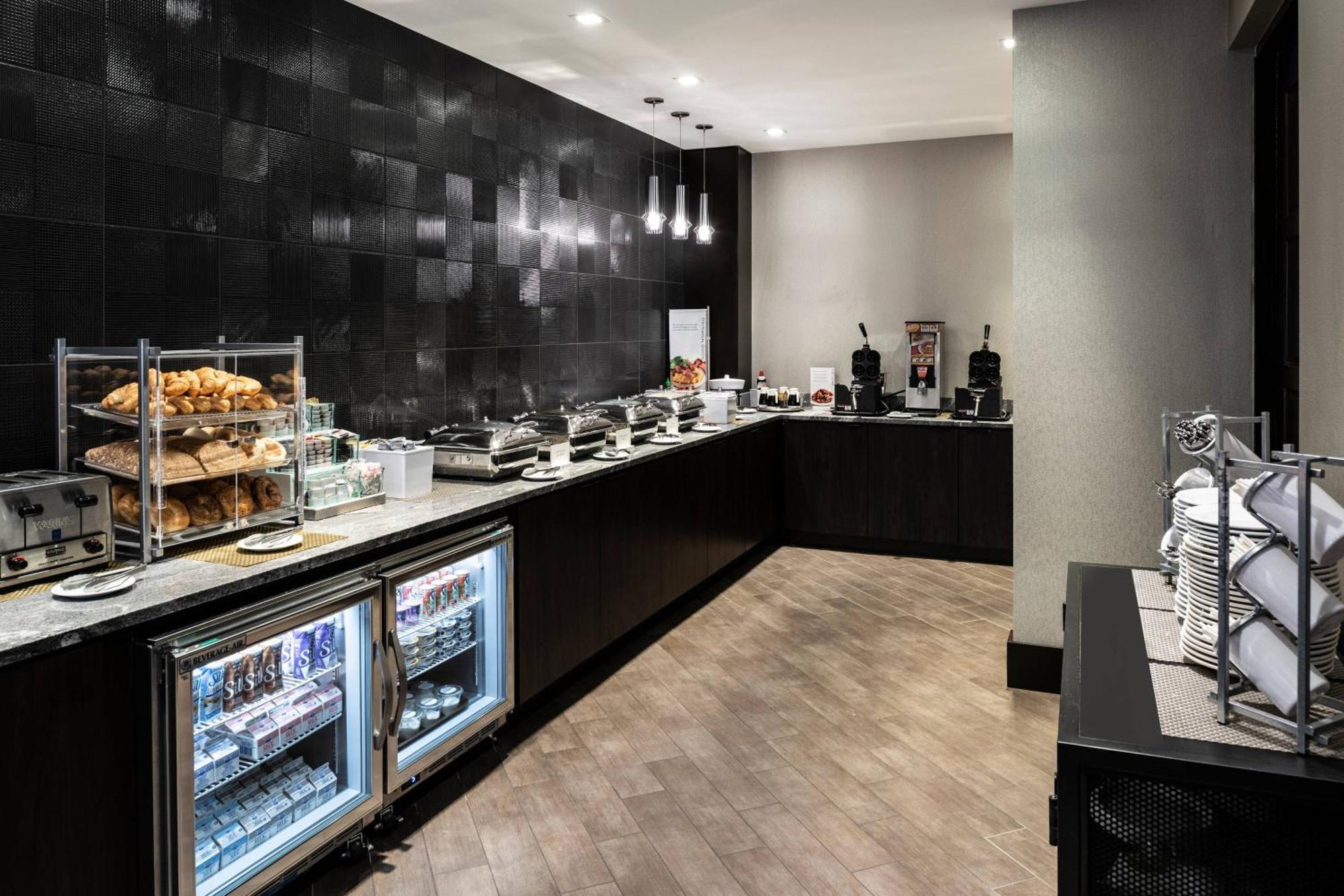 Residence Inn By Marriott Boston Logan Airport/Челси Экстерьер фото