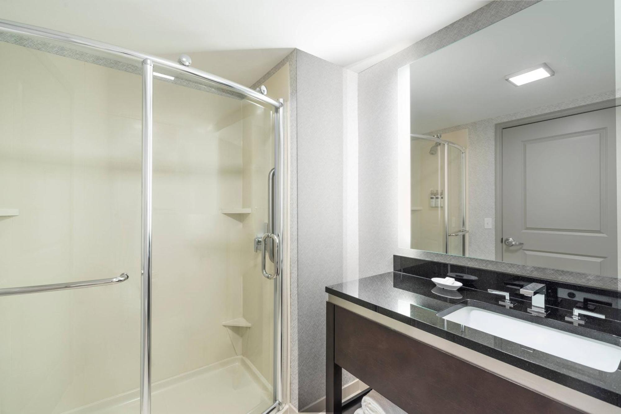 Residence Inn By Marriott Boston Logan Airport/Челси Экстерьер фото