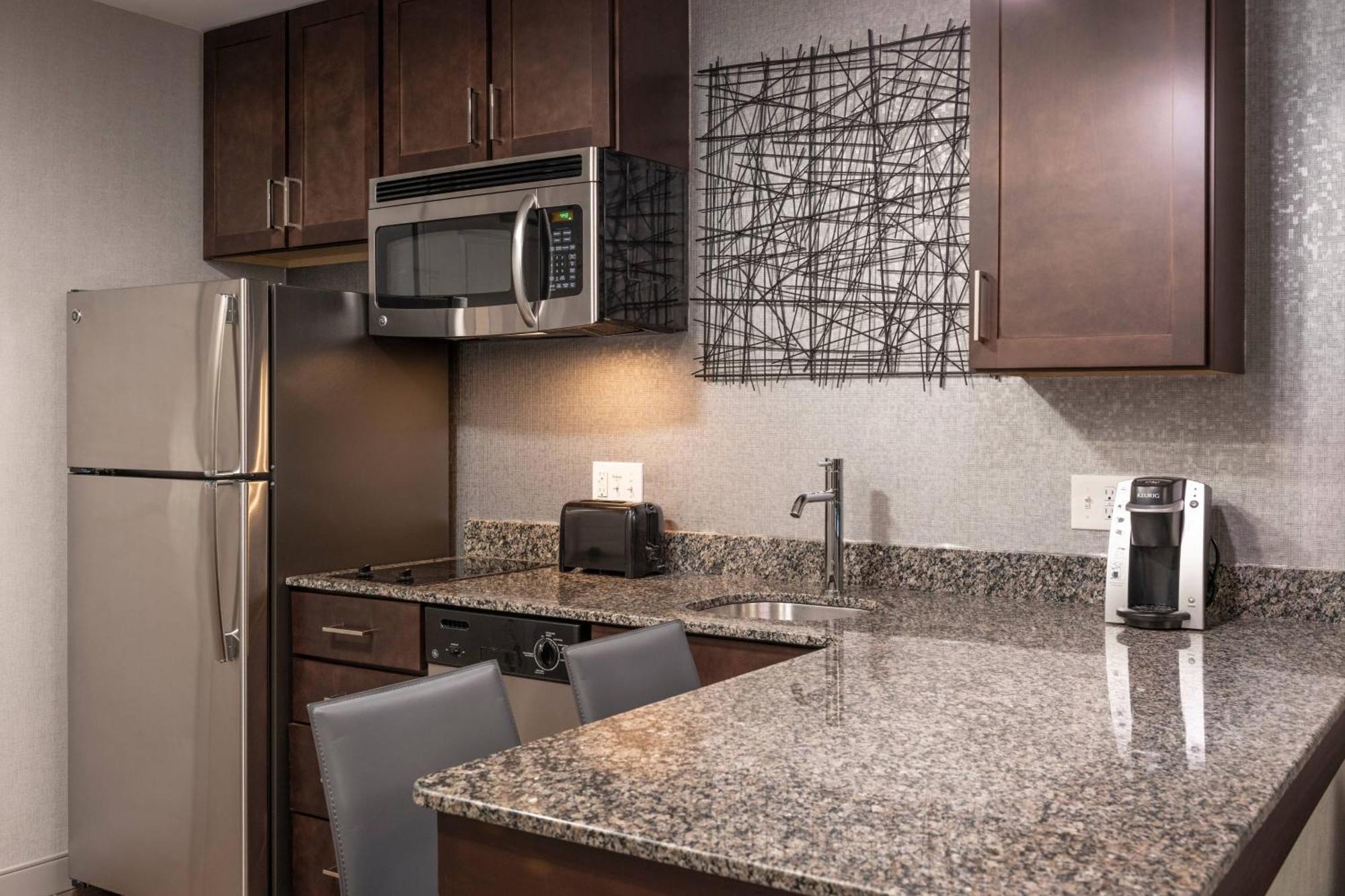 Residence Inn By Marriott Boston Logan Airport/Челси Экстерьер фото