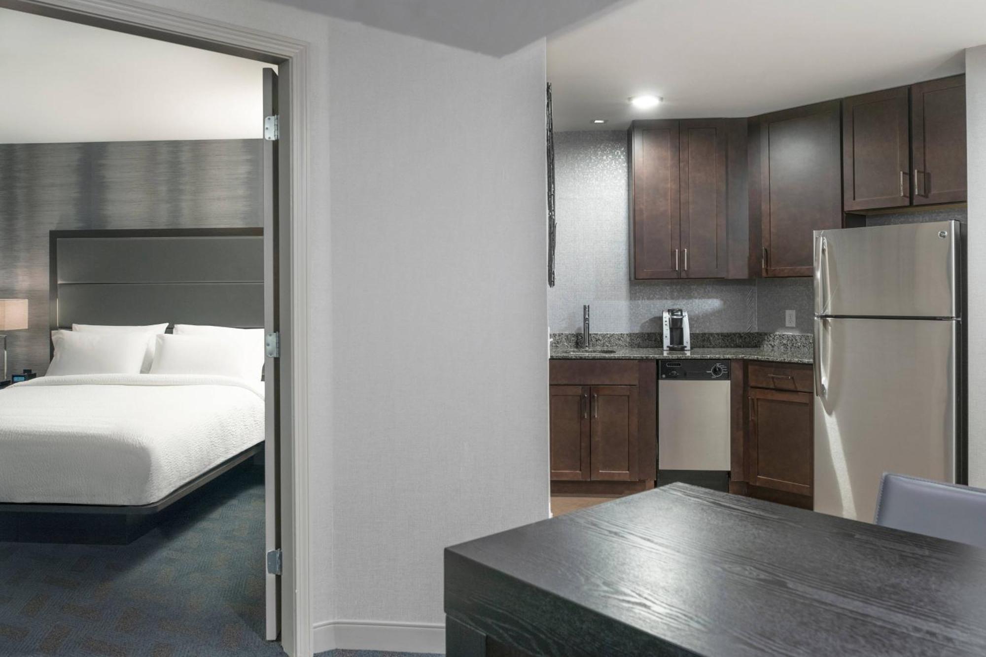 Residence Inn By Marriott Boston Logan Airport/Челси Экстерьер фото
